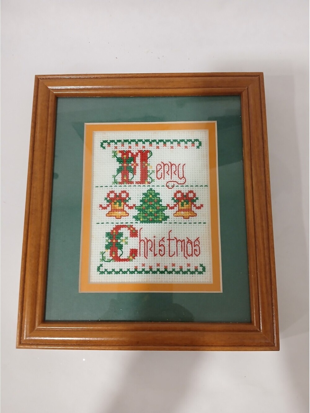 Vintage Cross Stitch merry Christmas Framed scenic  wonders 1998